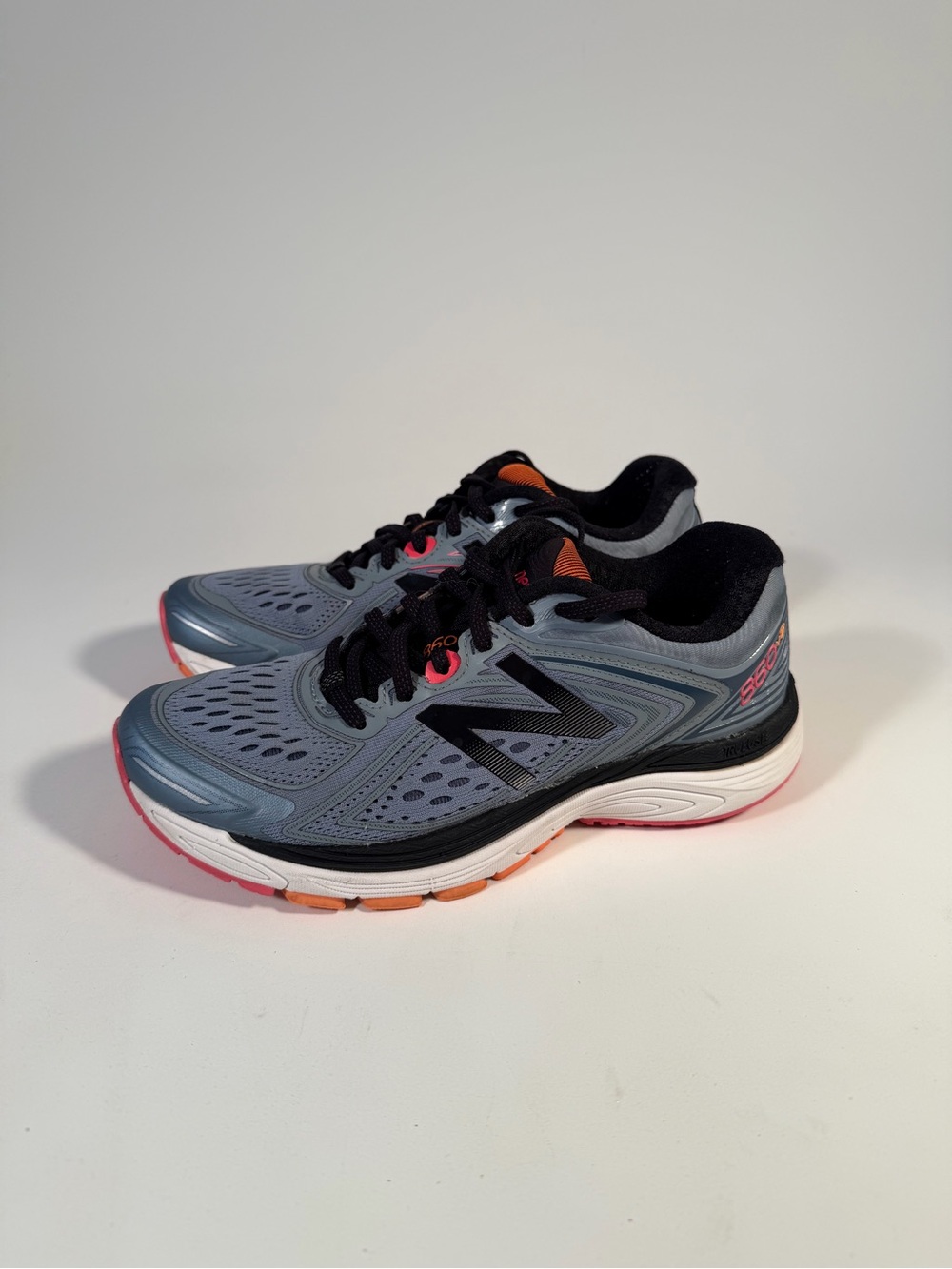 New Balance 860 V8 Running Sneakers Women’s  Sz 6 Stability Athletic Shoe
